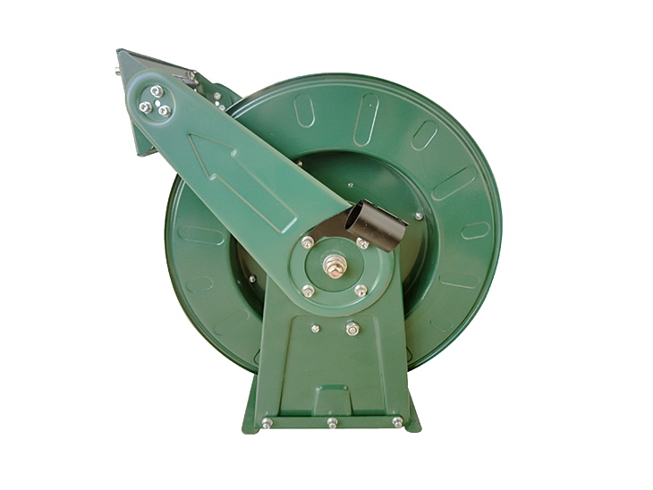 Precautions for operating the fuel dispenser reel